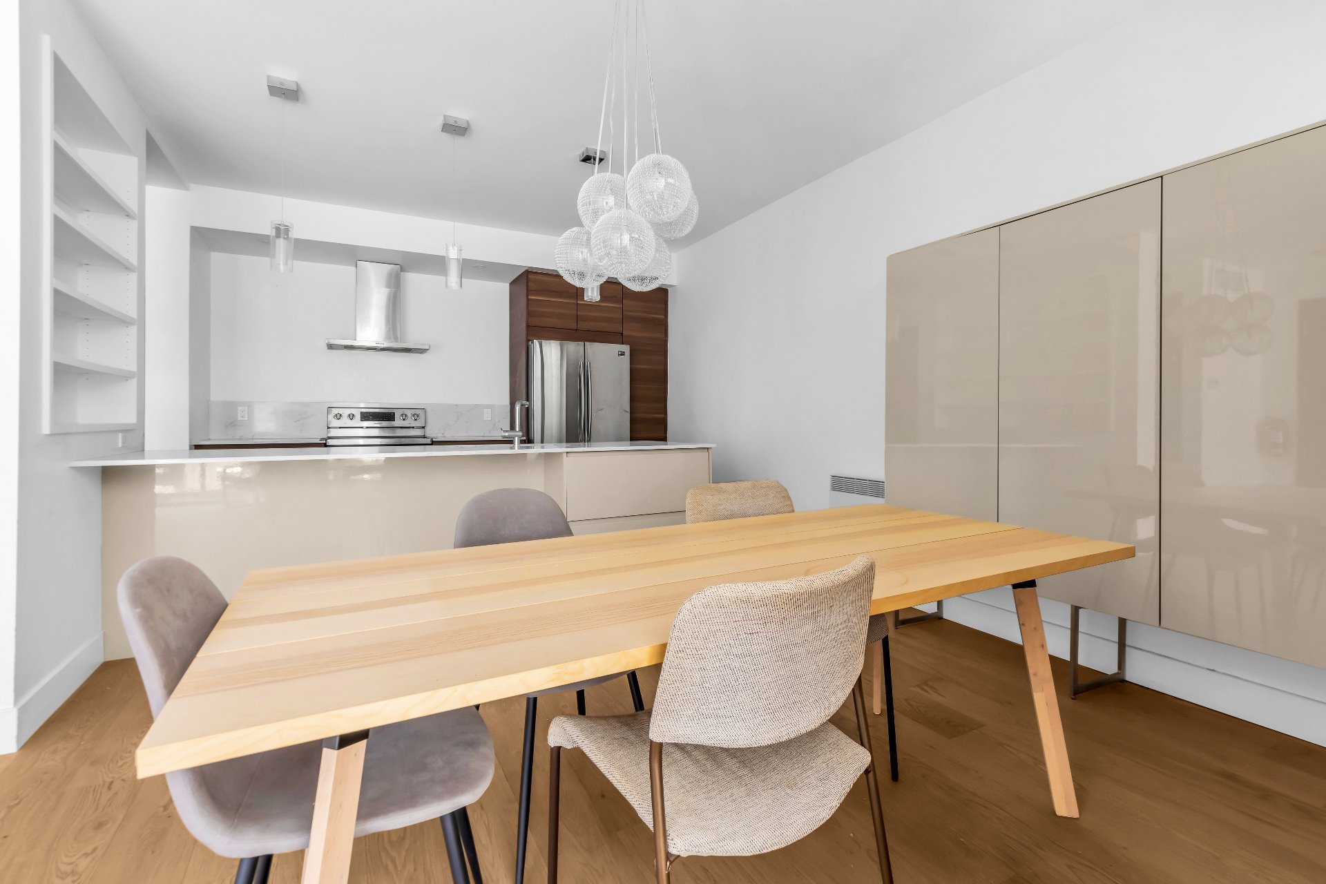 1203 Rue St-Christophe — photo 3