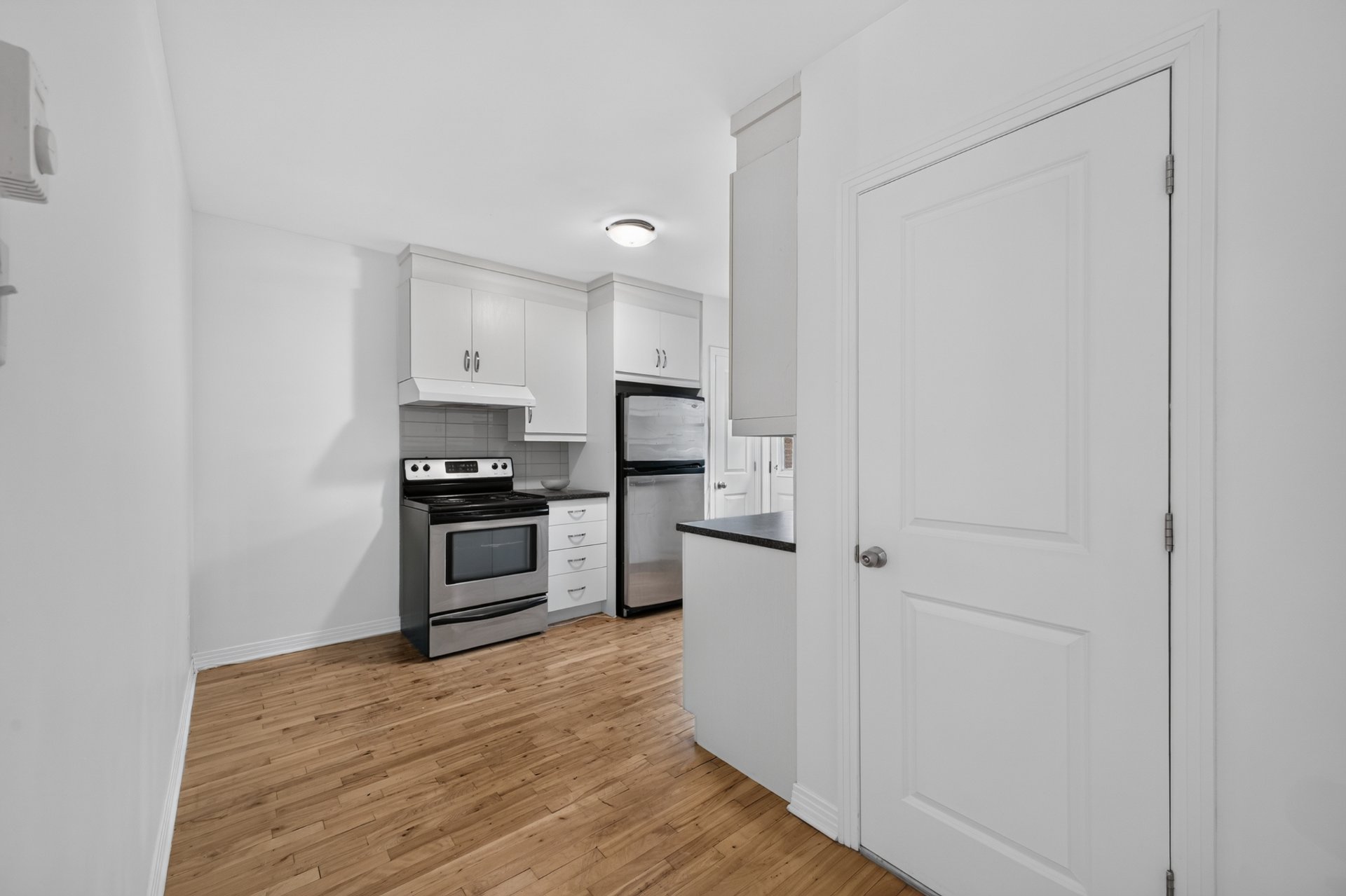2459 Av. Dollard — photo 3