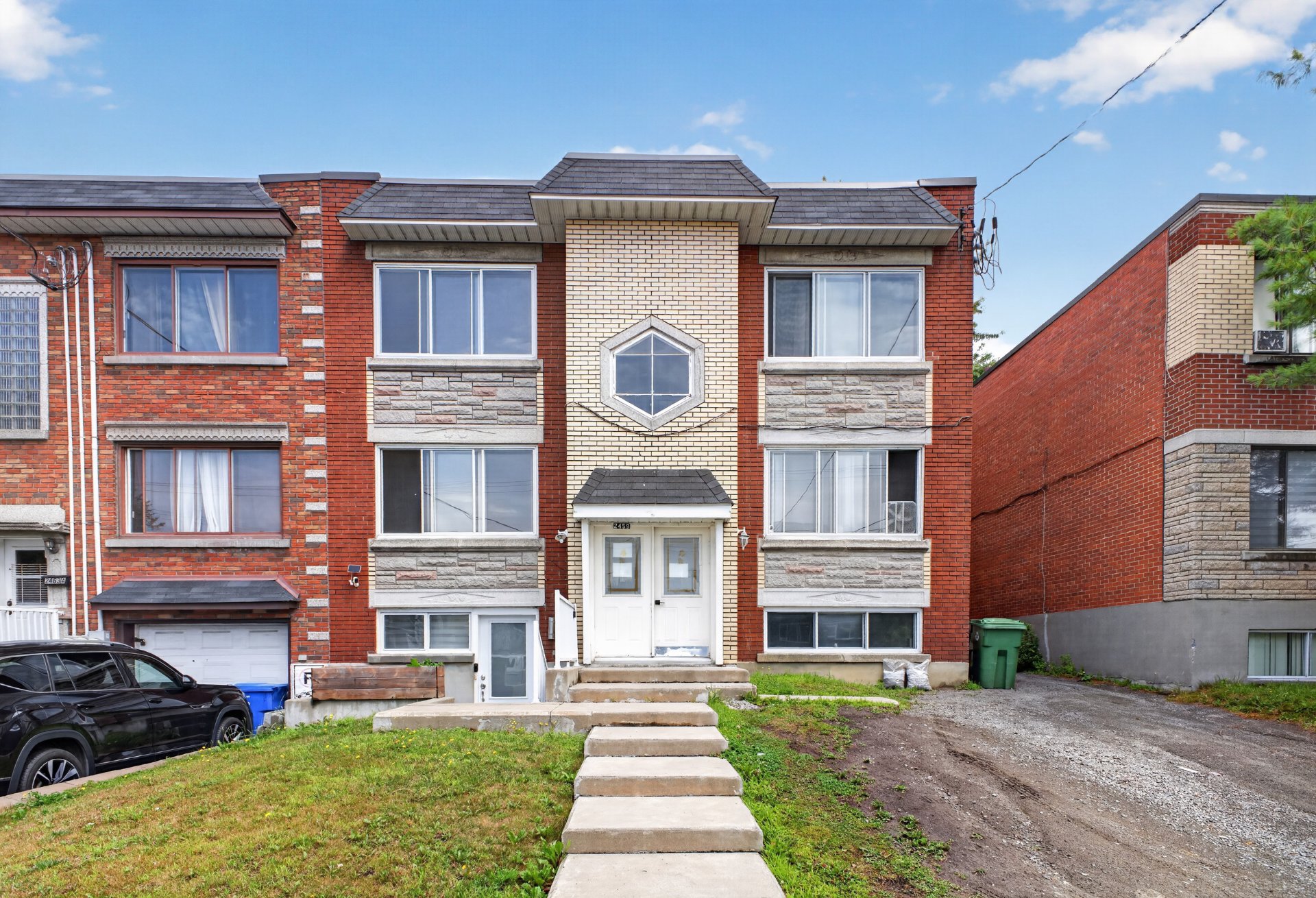 2459 Av. Dollard — photo 1
