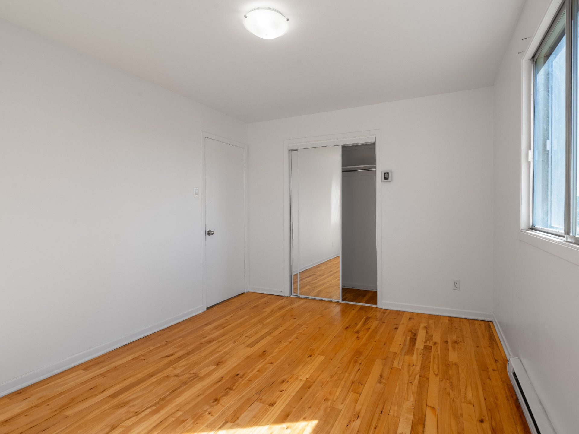 30 Boul. St-Elzear O. — photo 3