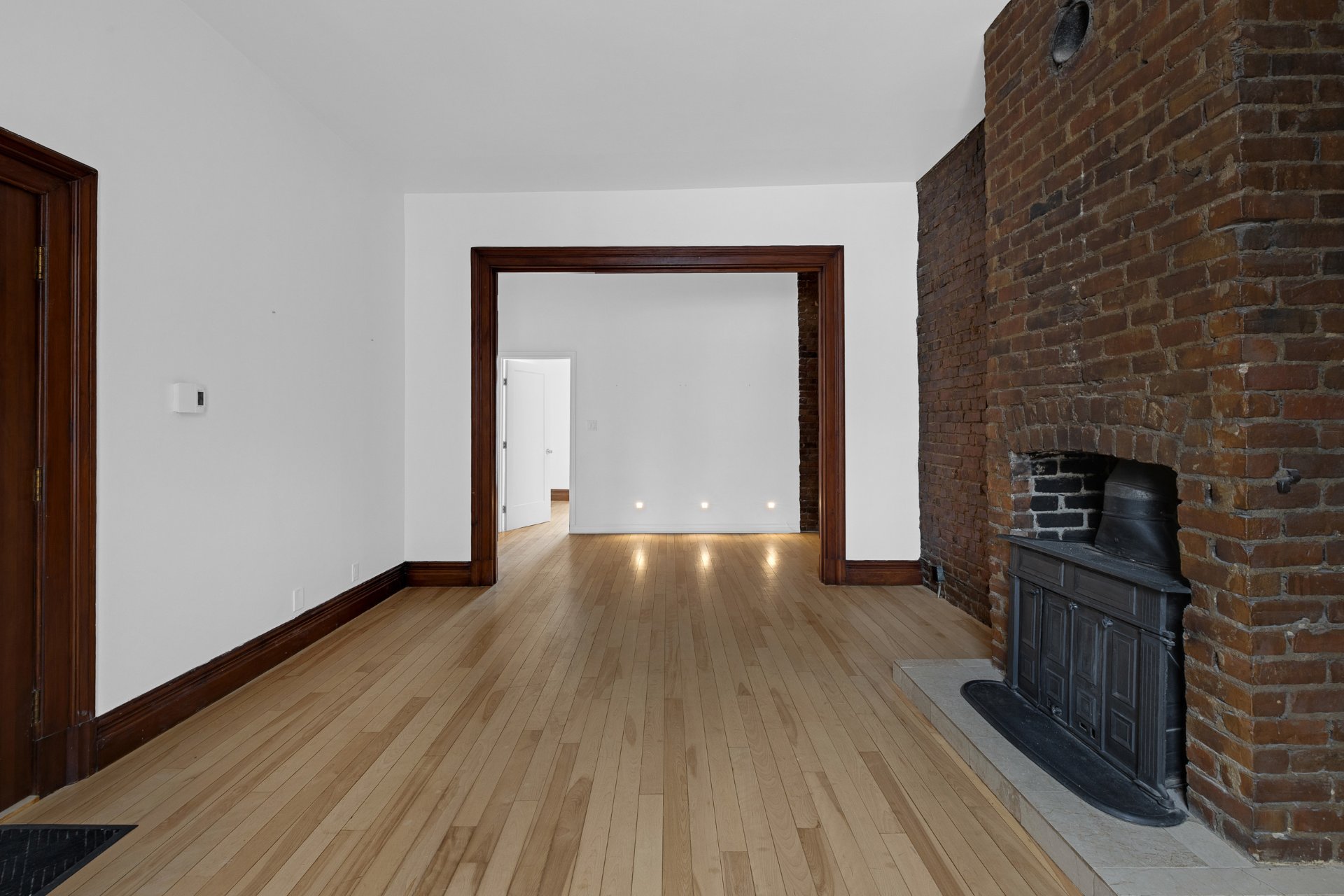 1232 Rue St-Mathieu — photo 2