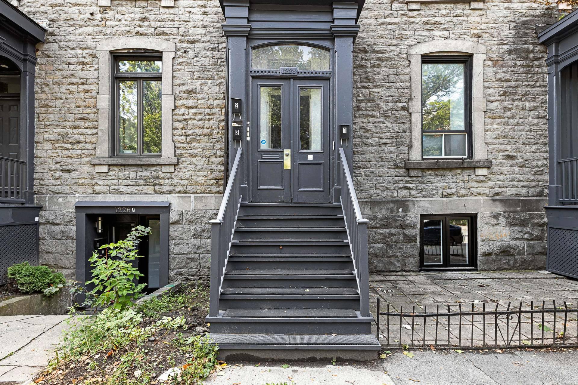 1228 Rue St-Mathieu — photo 1