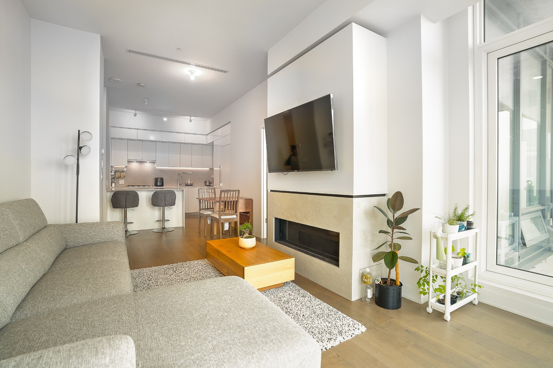 1188 Rue St-Antoine O. — photo 3