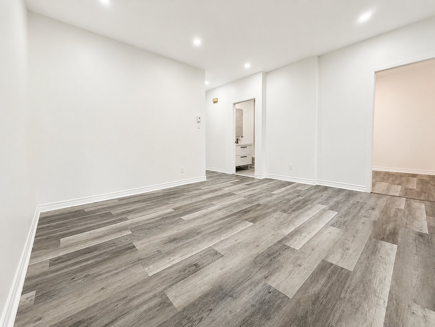 7848 Rue St-Hubert — photo 3