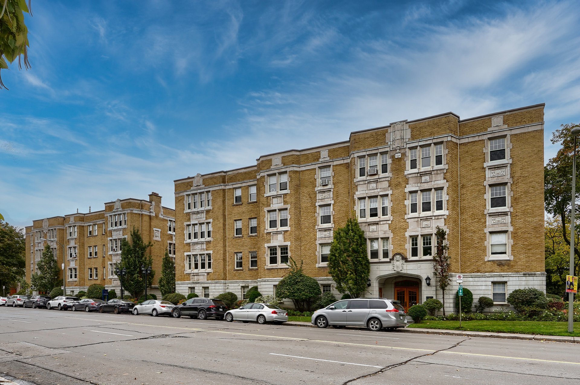 4330 Rue Sherbrooke O. — photo 1
