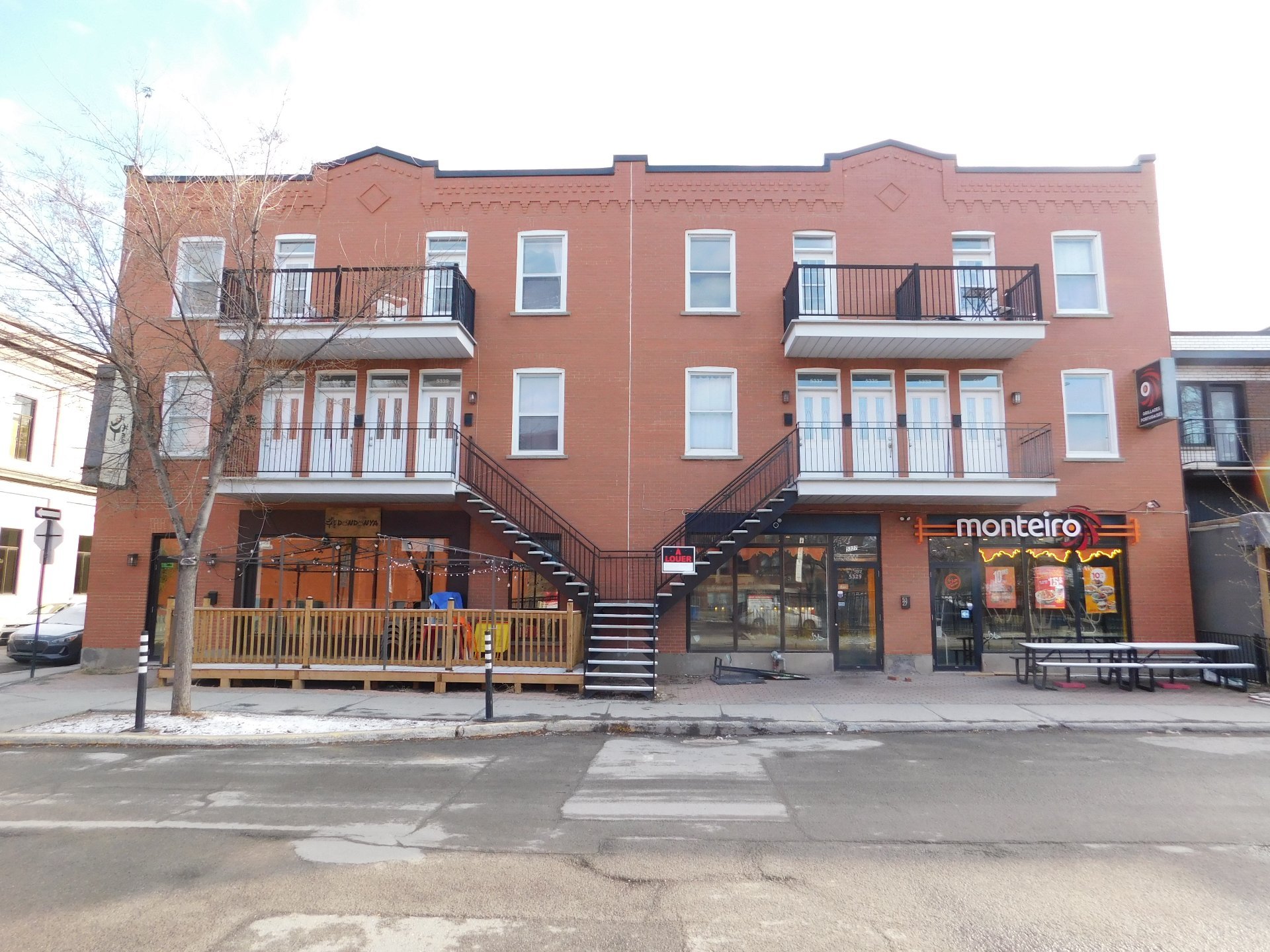 5335 Av. Gatineau — photo 1