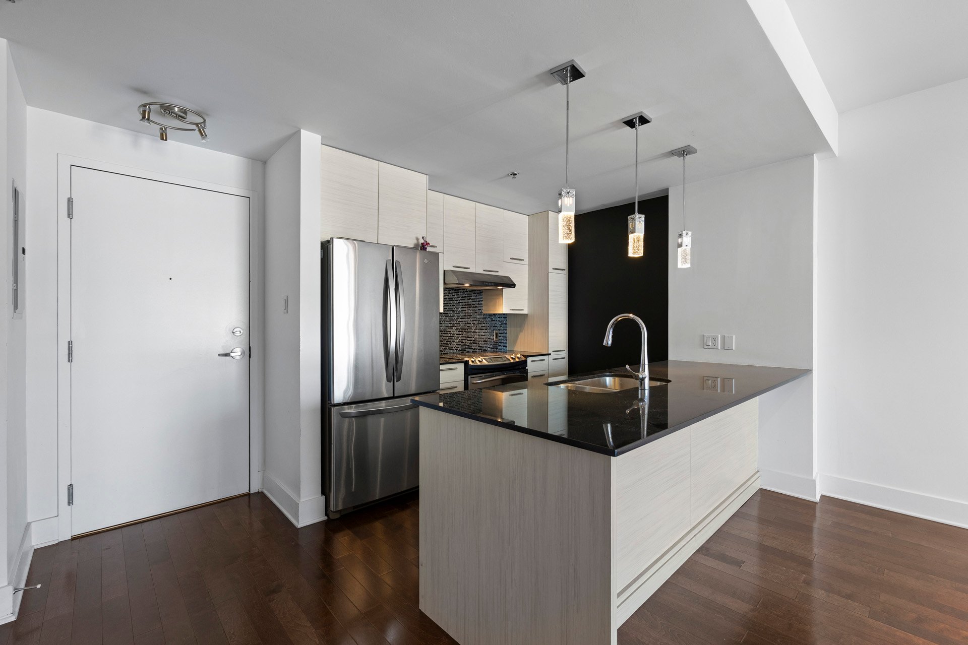2285 Av. Ekers — photo 2
