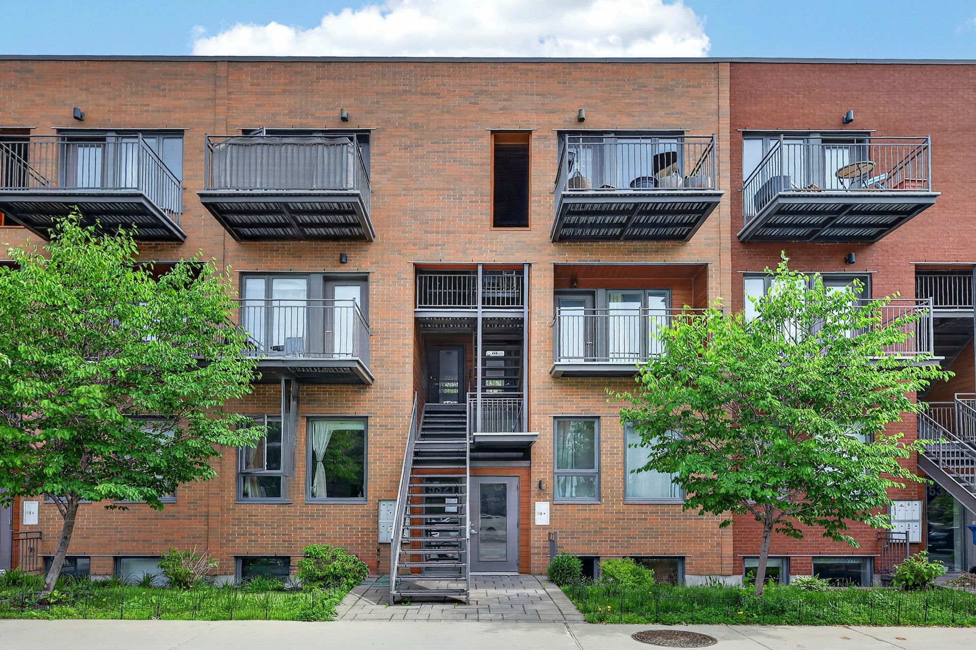 5321 Rue St-Denis — photo 1