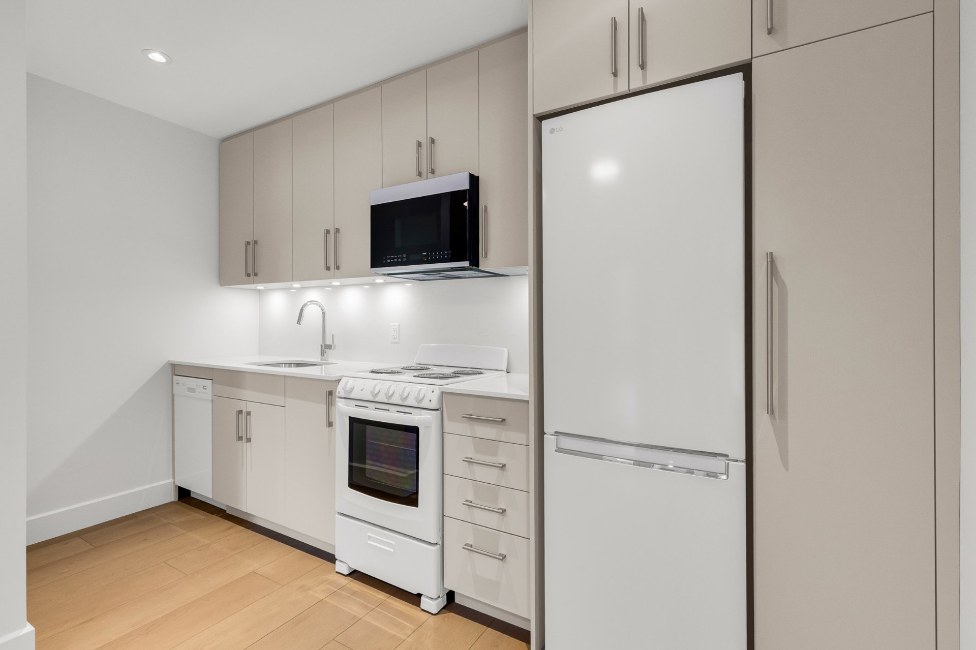 4556 Rue Ste-Catherine O. — photo 1