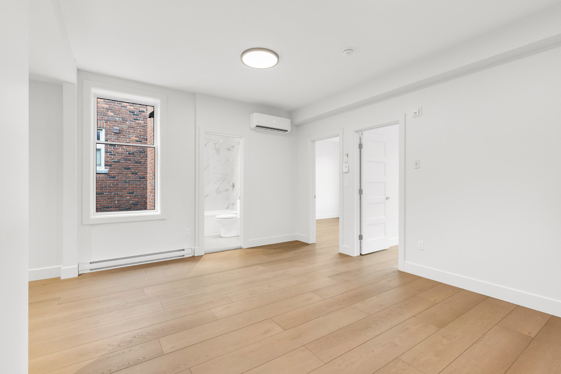 4556 Rue Ste-Catherine O. — photo 3