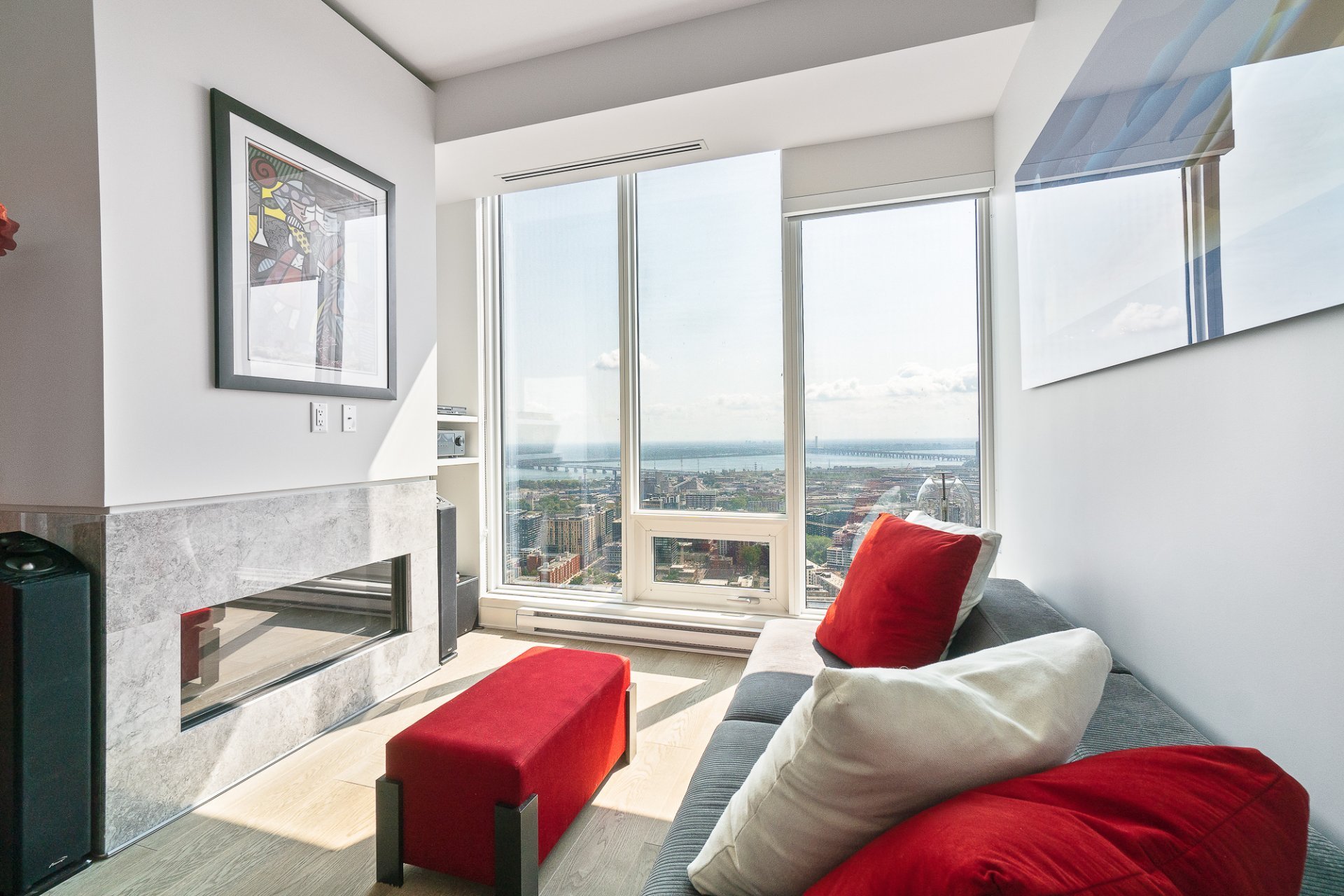 1288 Rue St-Antoine O. — photo 1