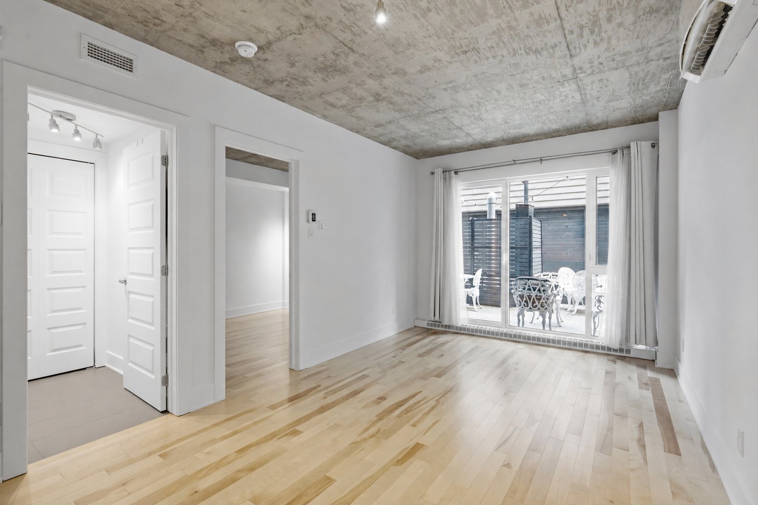 225 Rue de la Montagne — photo 3
