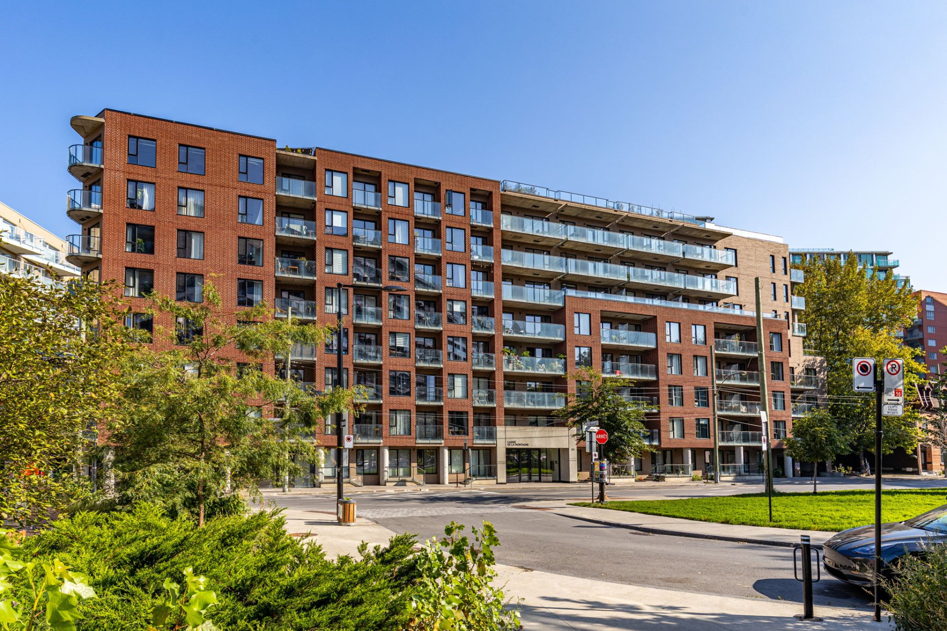 225 Rue de la Montagne — photo 1