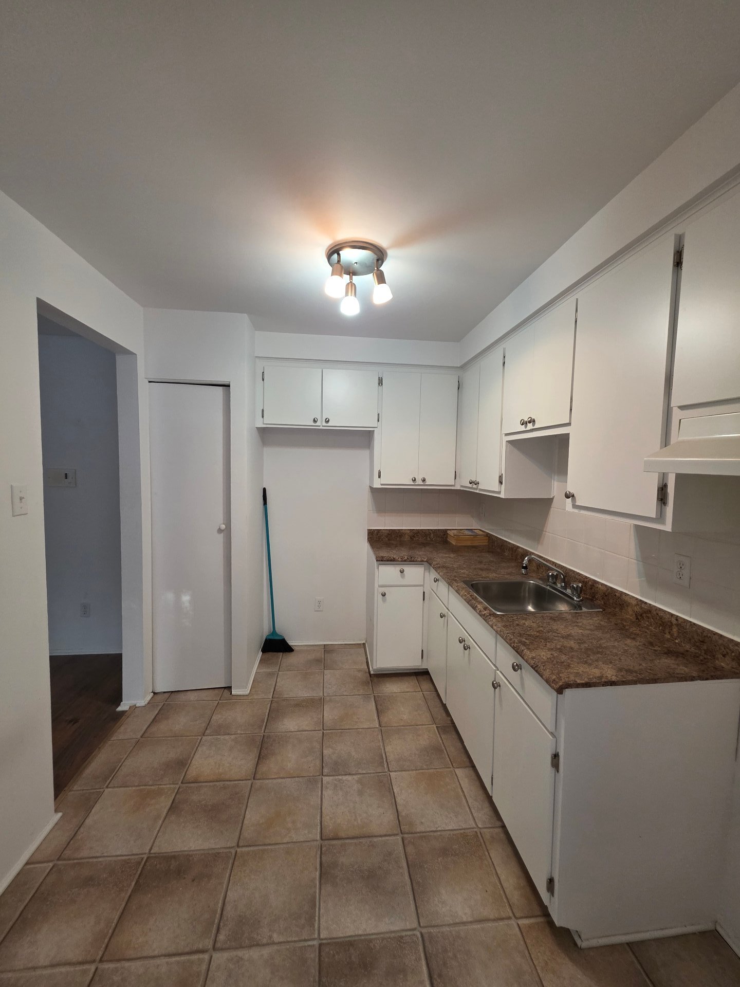 550 Rue Varennes — photo 3
