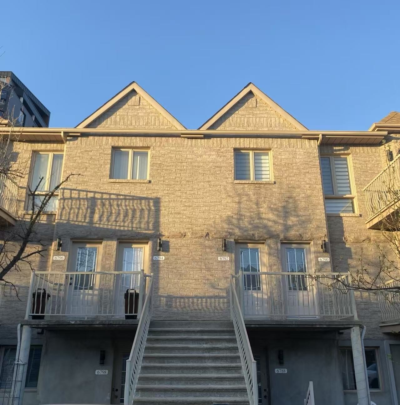 6792 Rue Marie-Guyart — photo 1