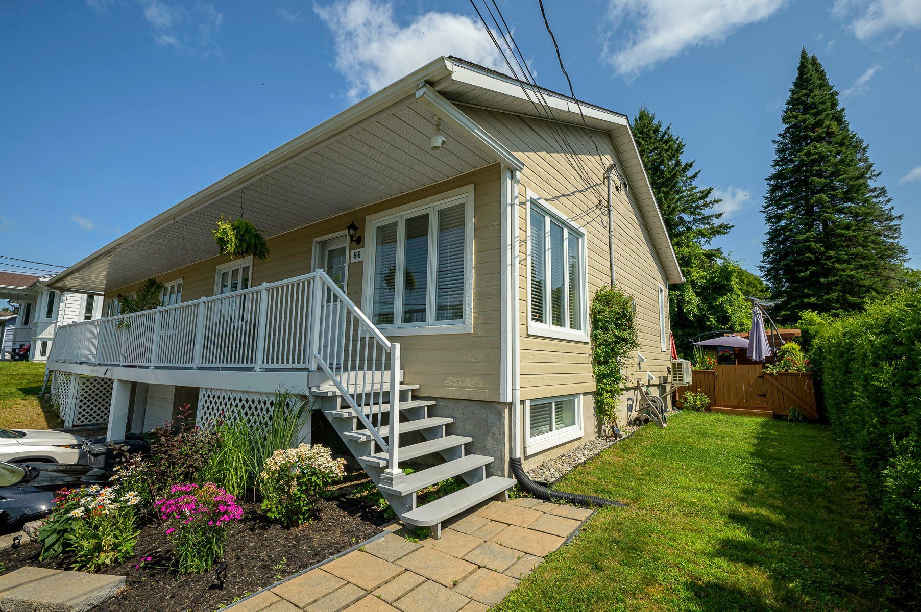 66 Av. Guindon — photo 1