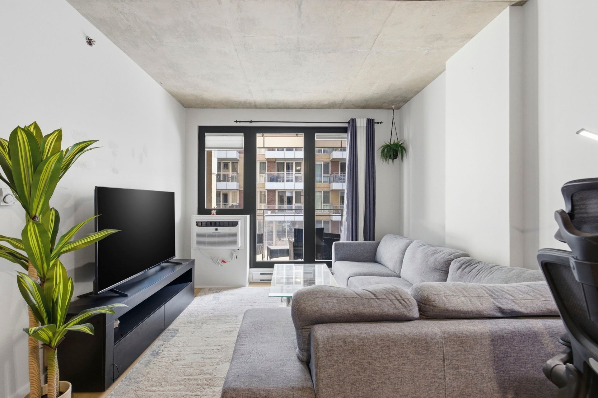 1010 Rue William — photo 2