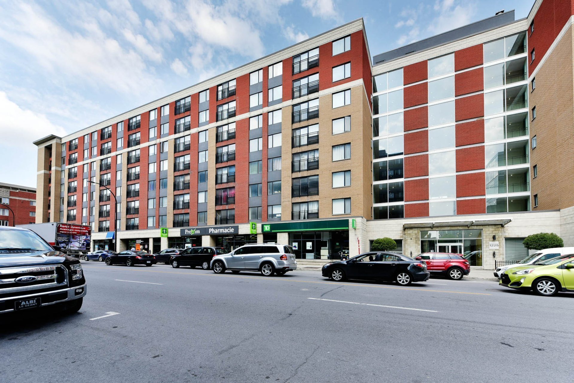 1225 Rue Notre-Dame O. — photo 1
