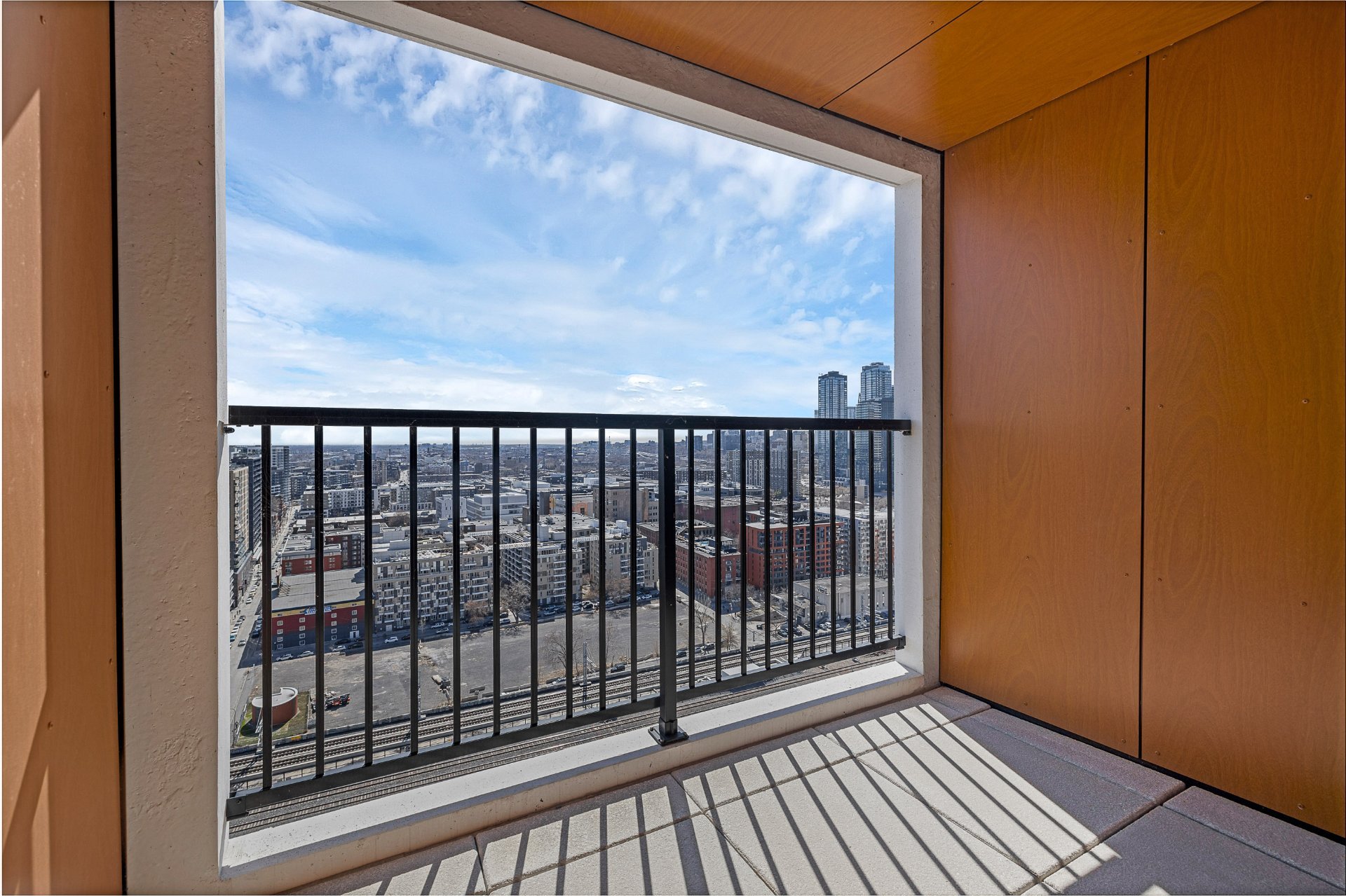 245 Boul. Robert-Bourassa — photo 3