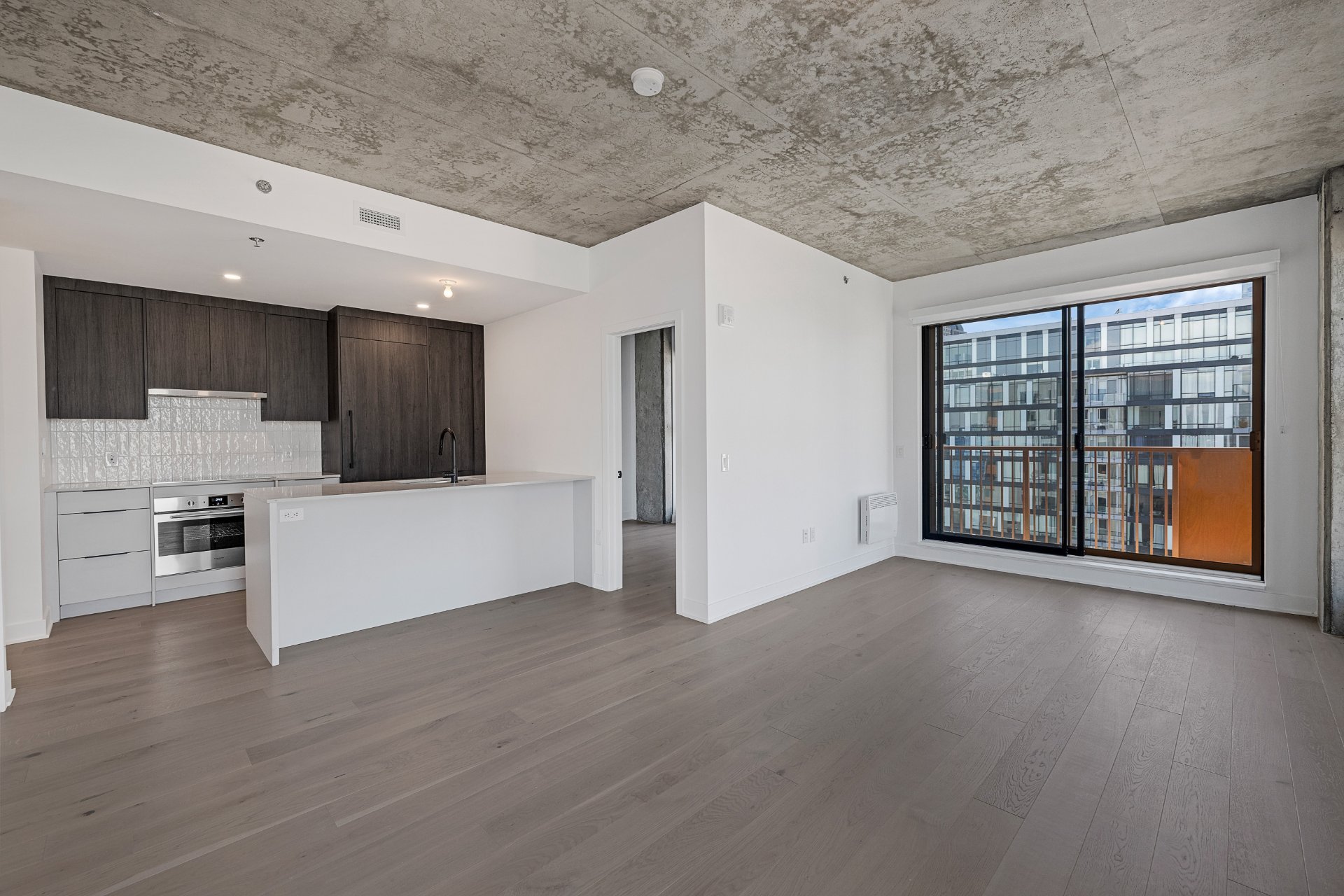 245 Boul. Robert-Bourassa — photo 3