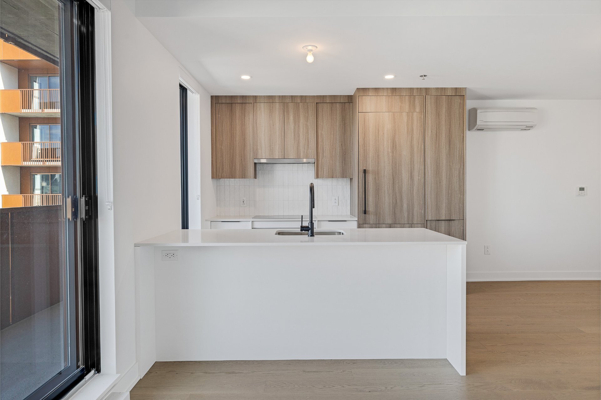 245 Boul. Robert-Bourassa — photo 3