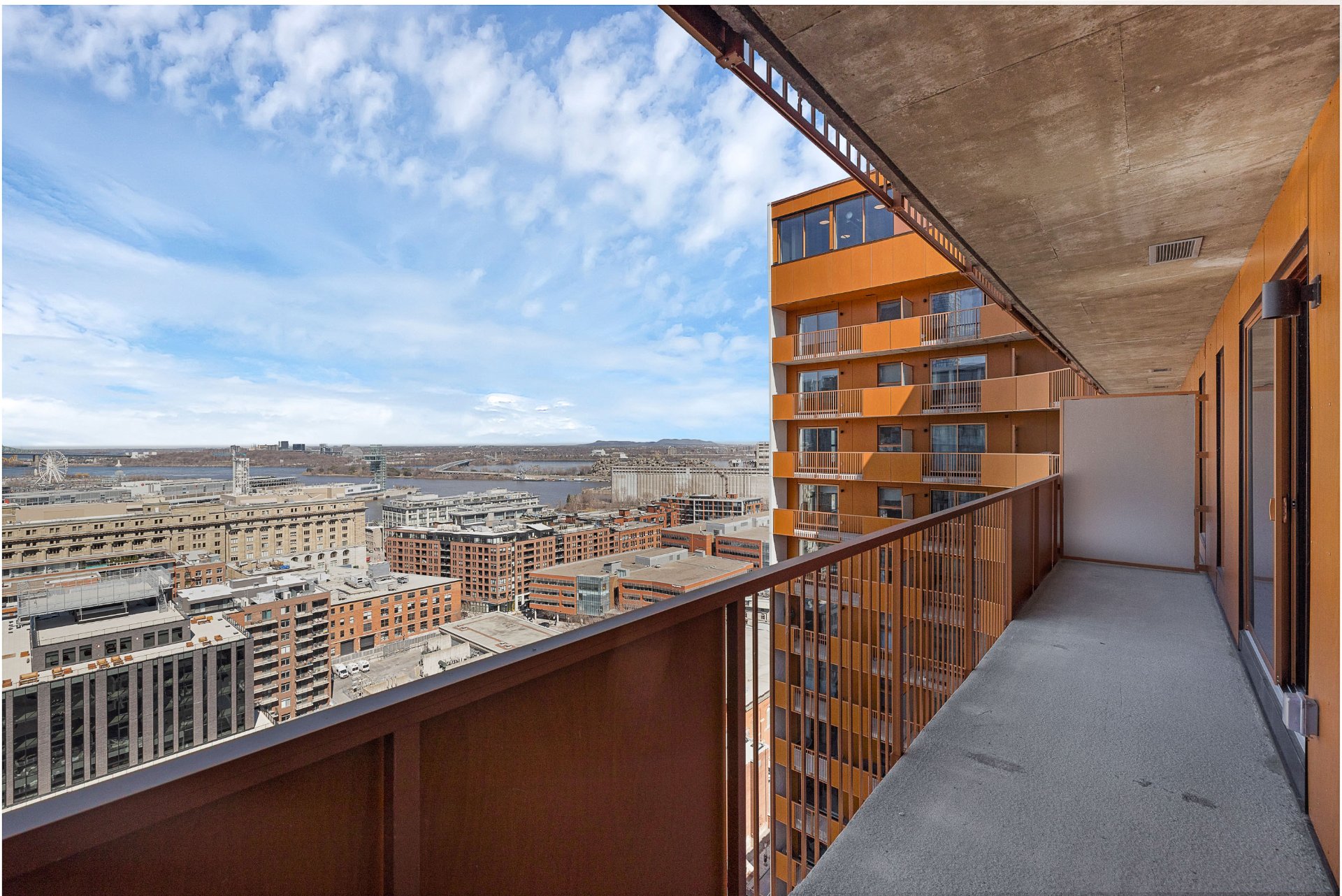 245 Boul. Robert-Bourassa — photo 3