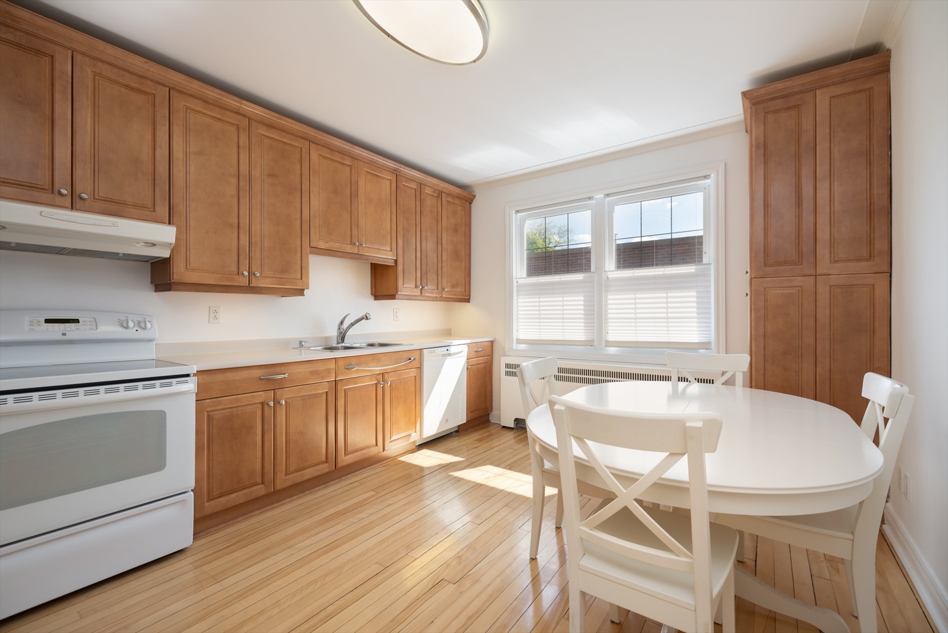 4852 Av. Isabella — photo 3
