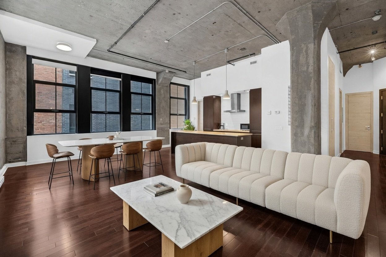 1085 Rue St-Alexandre — photo 1