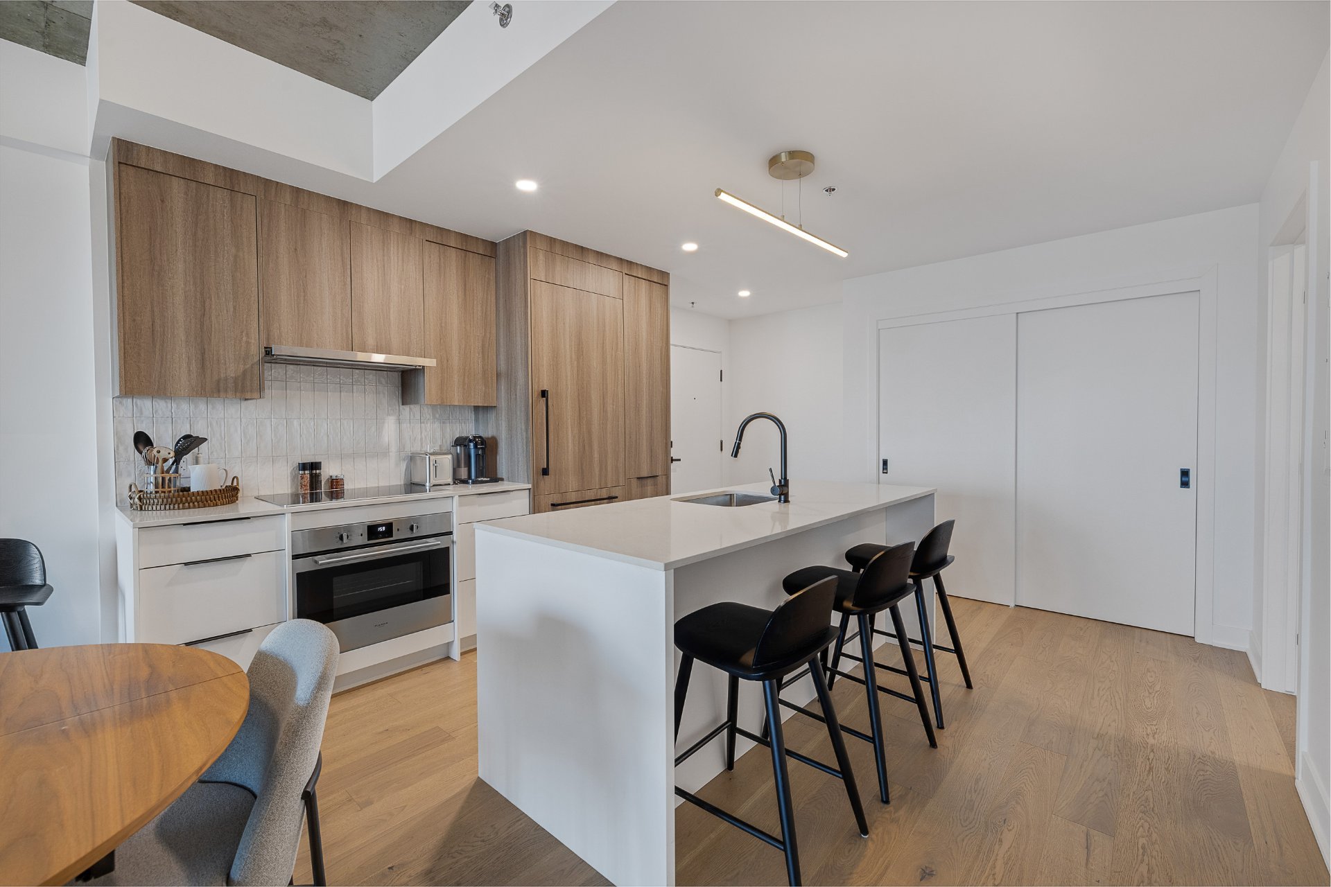 245 Boul. Robert-Bourassa — photo 2