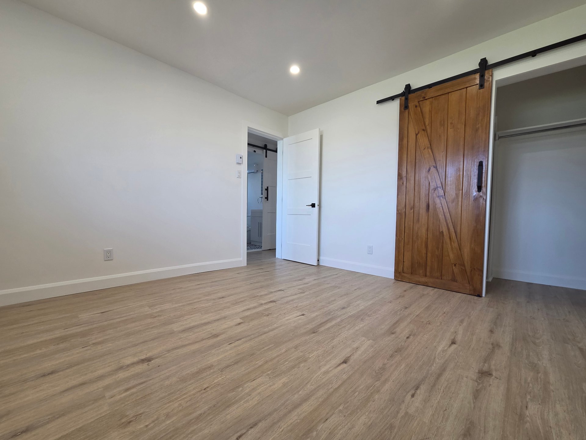 1207 Rue McTavish — photo 3