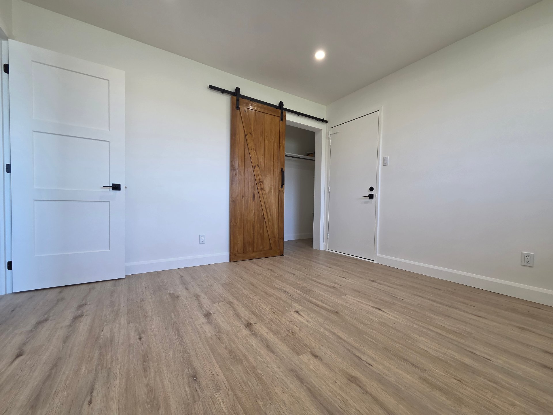 1207 Rue McTavish — photo 2