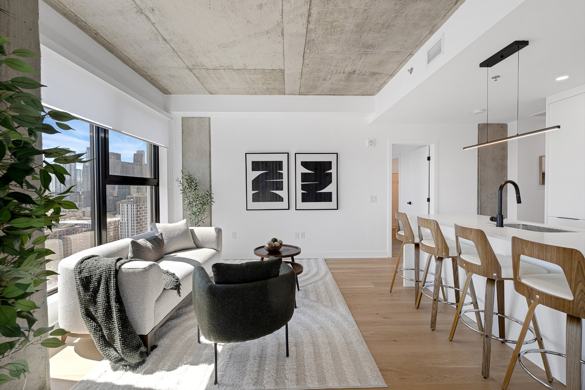 245 Boul. Robert-Bourassa — photo 2