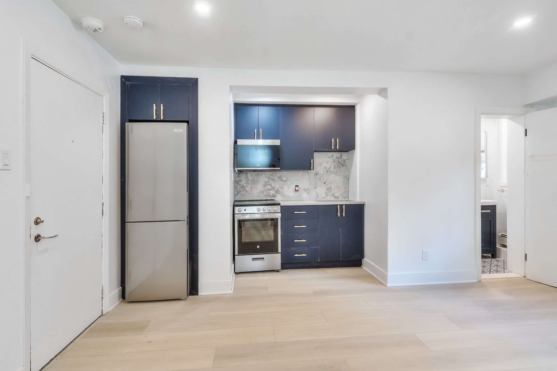 1201 Av. Hope — photo 1