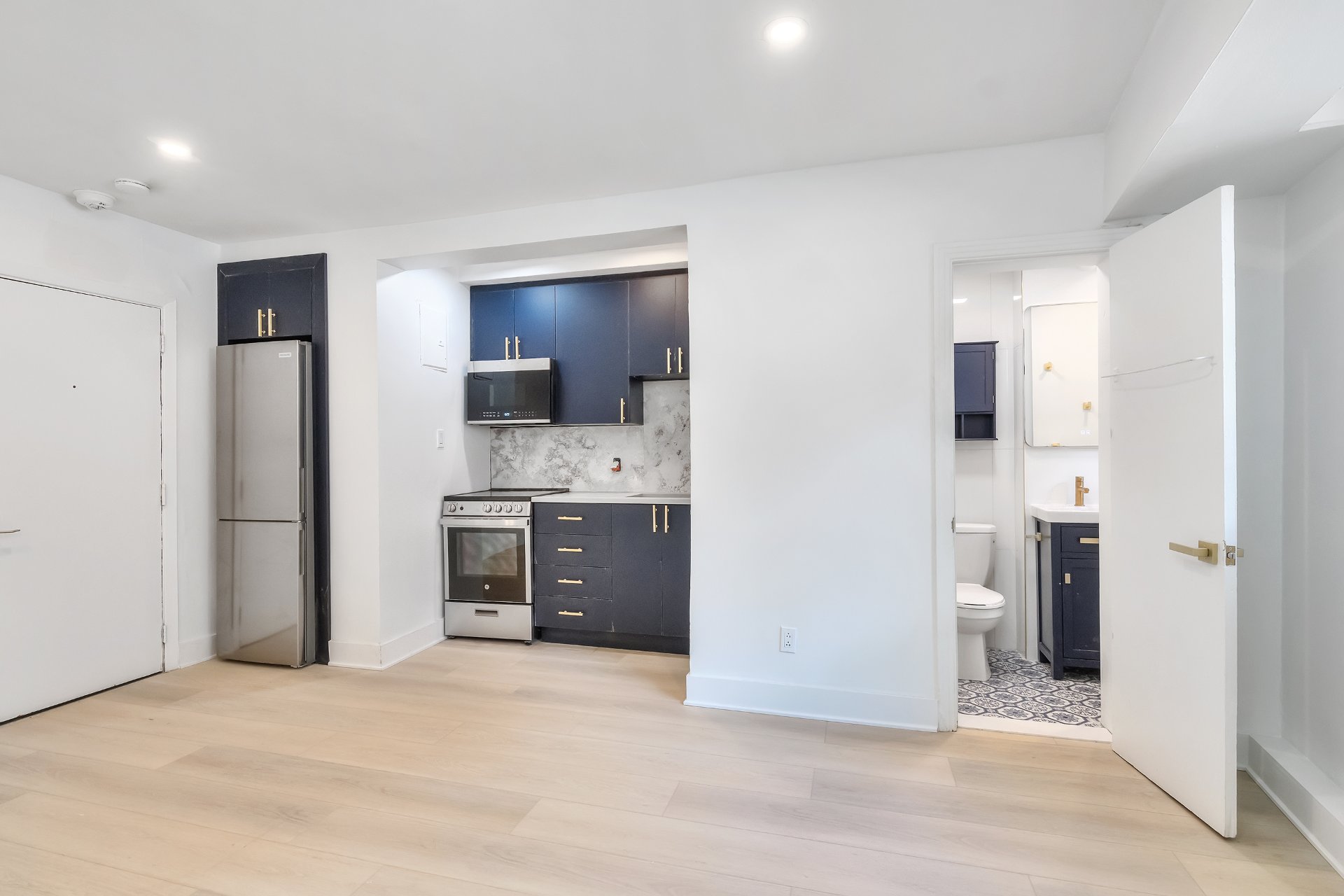 1201 Av. Hope — photo 2