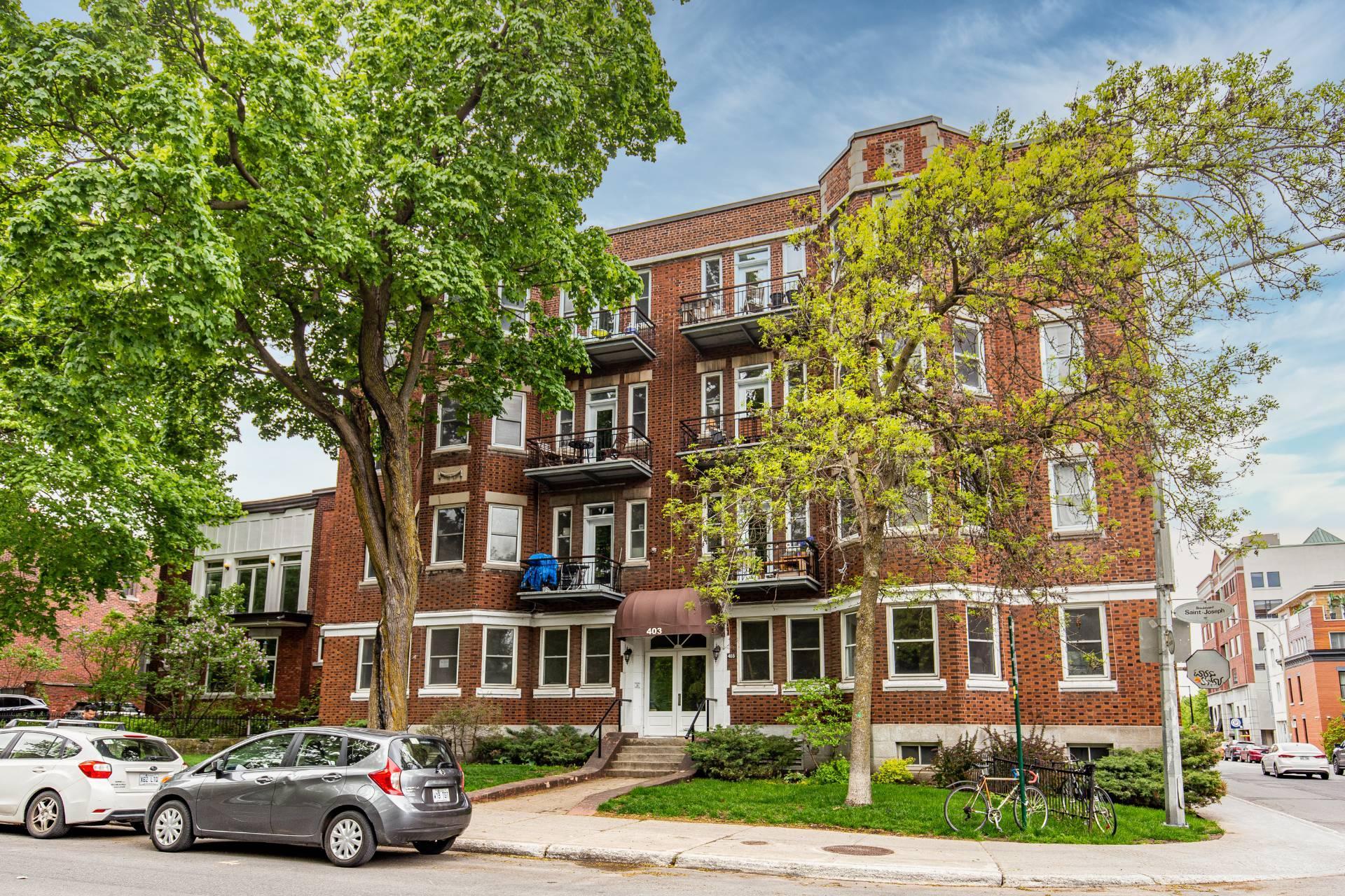 403 Boul. St-Joseph O. — photo 2