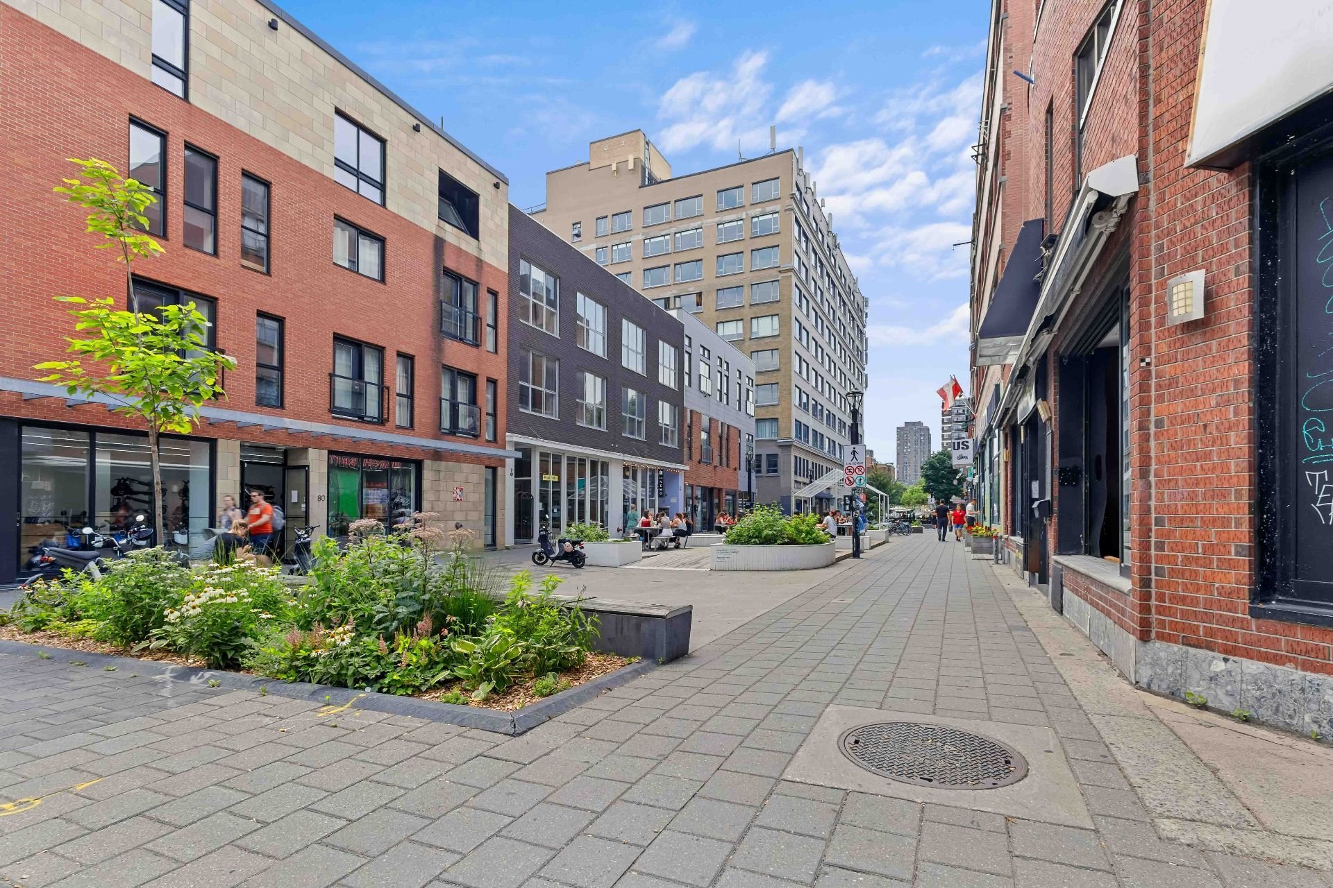109 Rue Prince-Arthur E. — photo 1