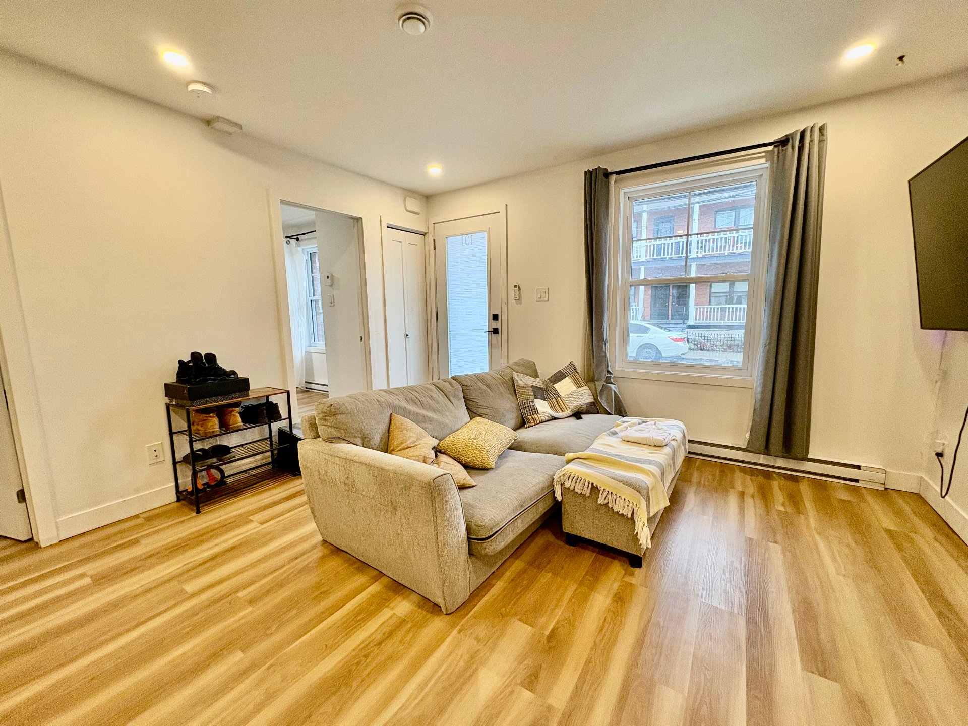 227 Rue St-Jacques — photo 3