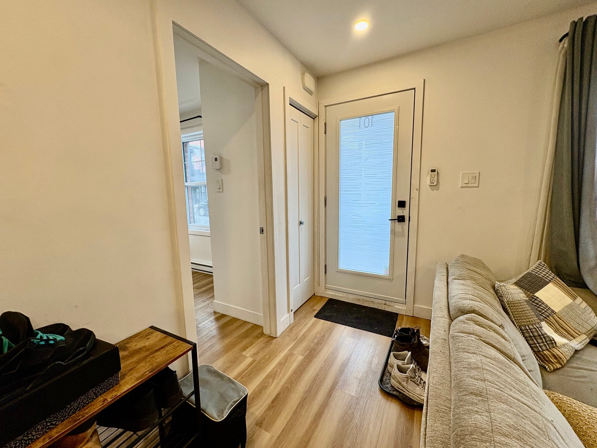 227 Rue St-Jacques — photo 2