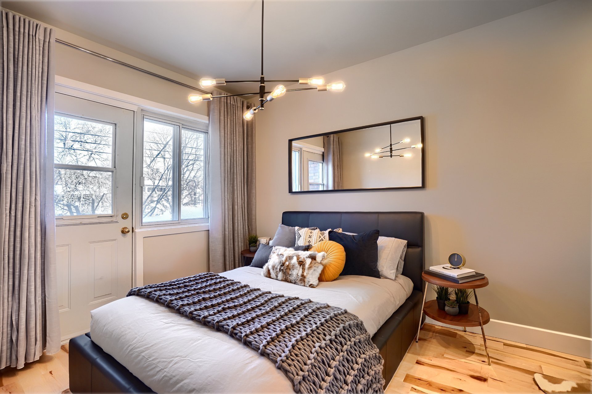 6322 Av. des Érables — photo 2