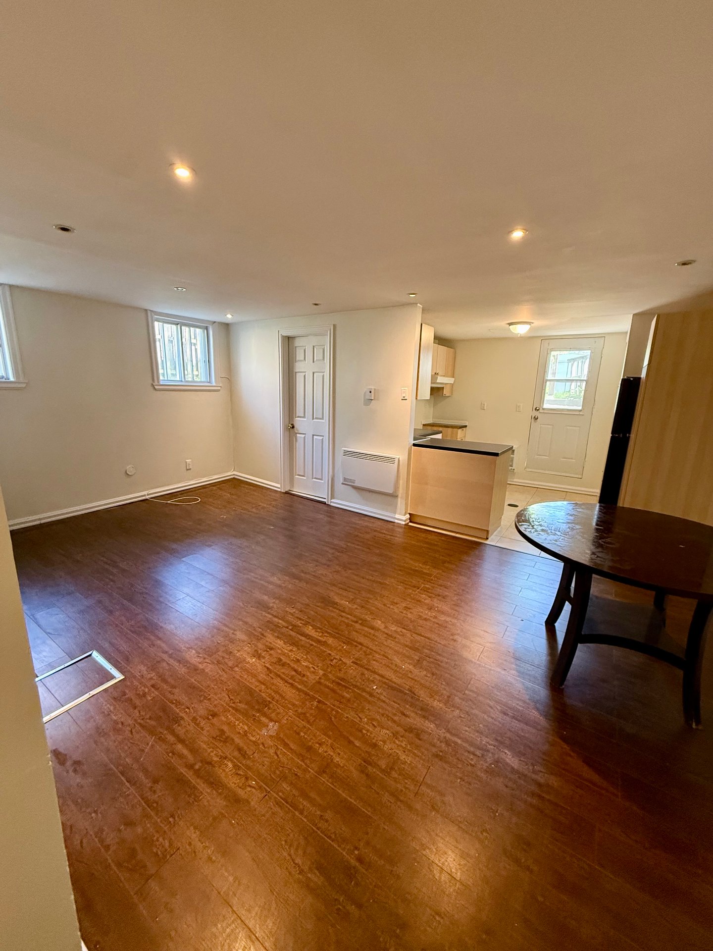 575A 90e Avenue — photo 2