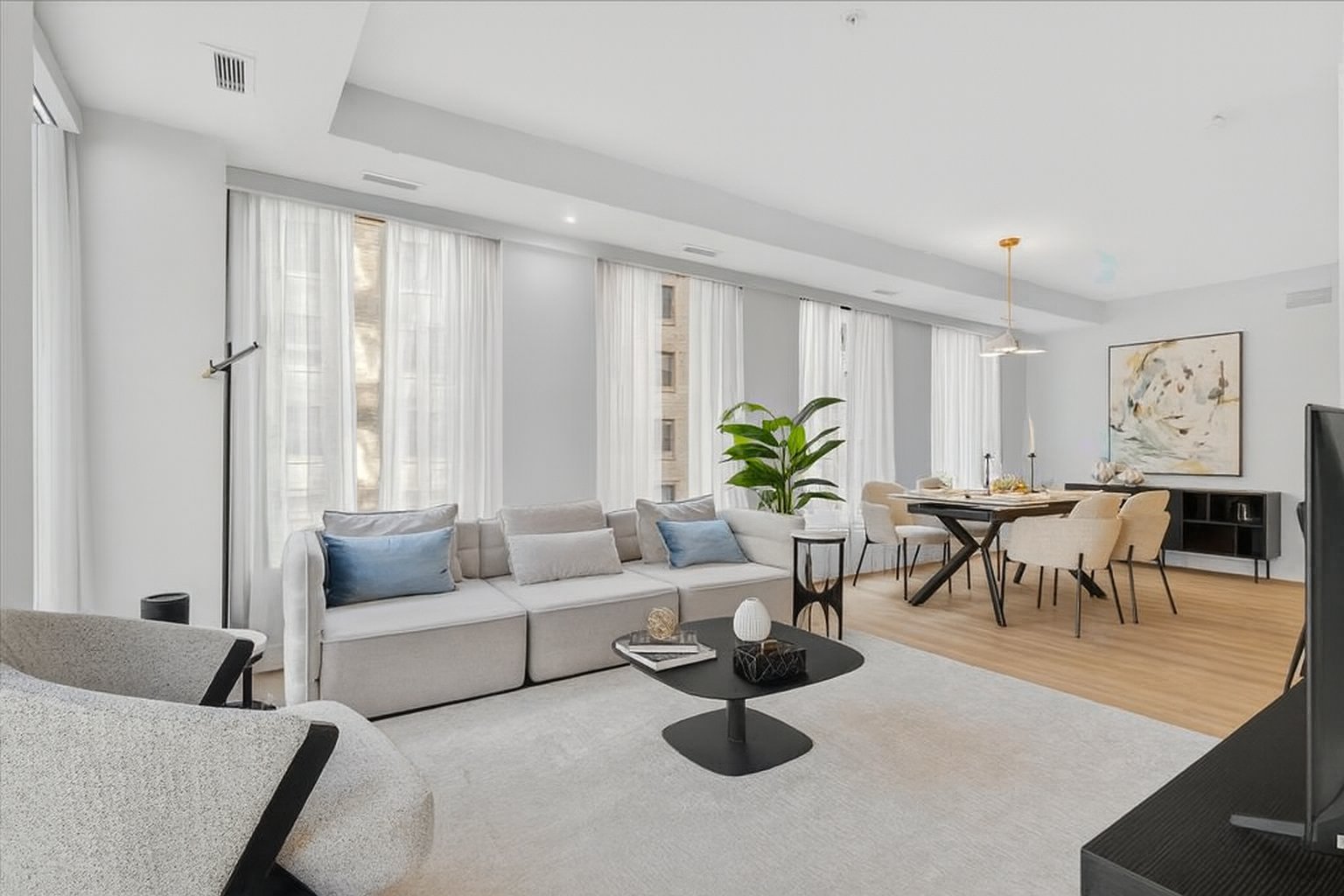 1245 Rue Sherbrooke O. — photo 2