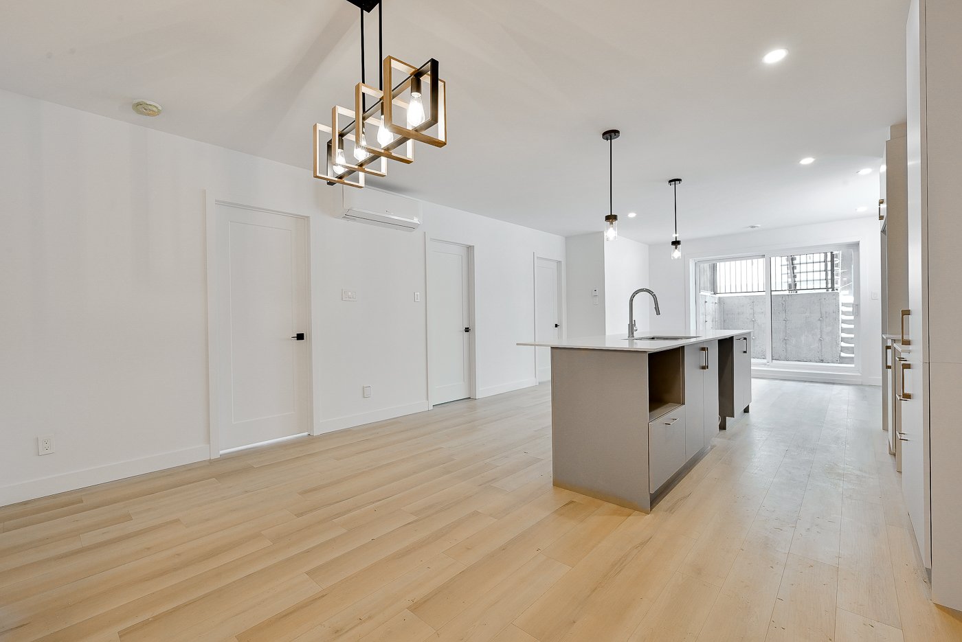 1510 Boul. Marie-Victorin — photo 3