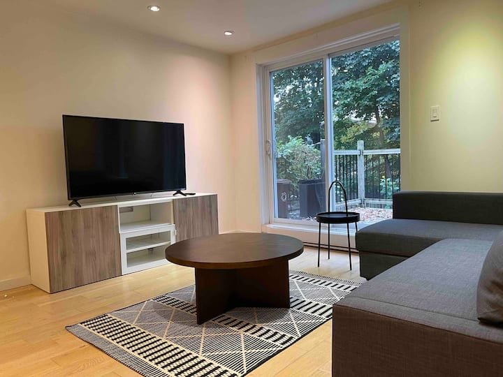 1370 Rue Logan — photo 2