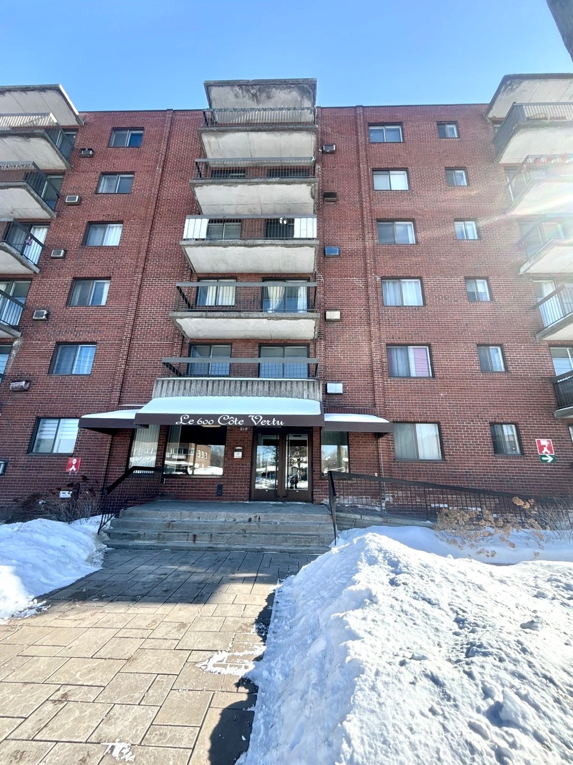 600 Boul. de la Côte-Vertu — photo 2