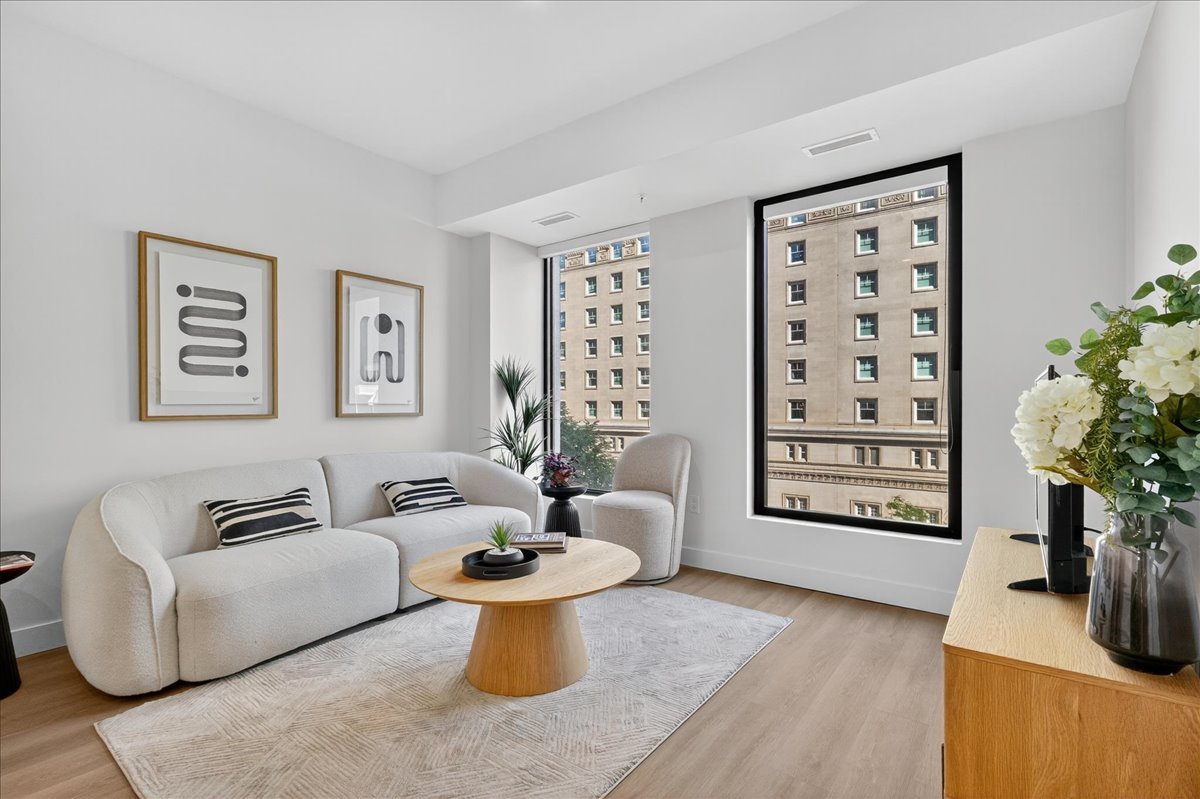 1245 Rue Sherbrooke O. — photo 2