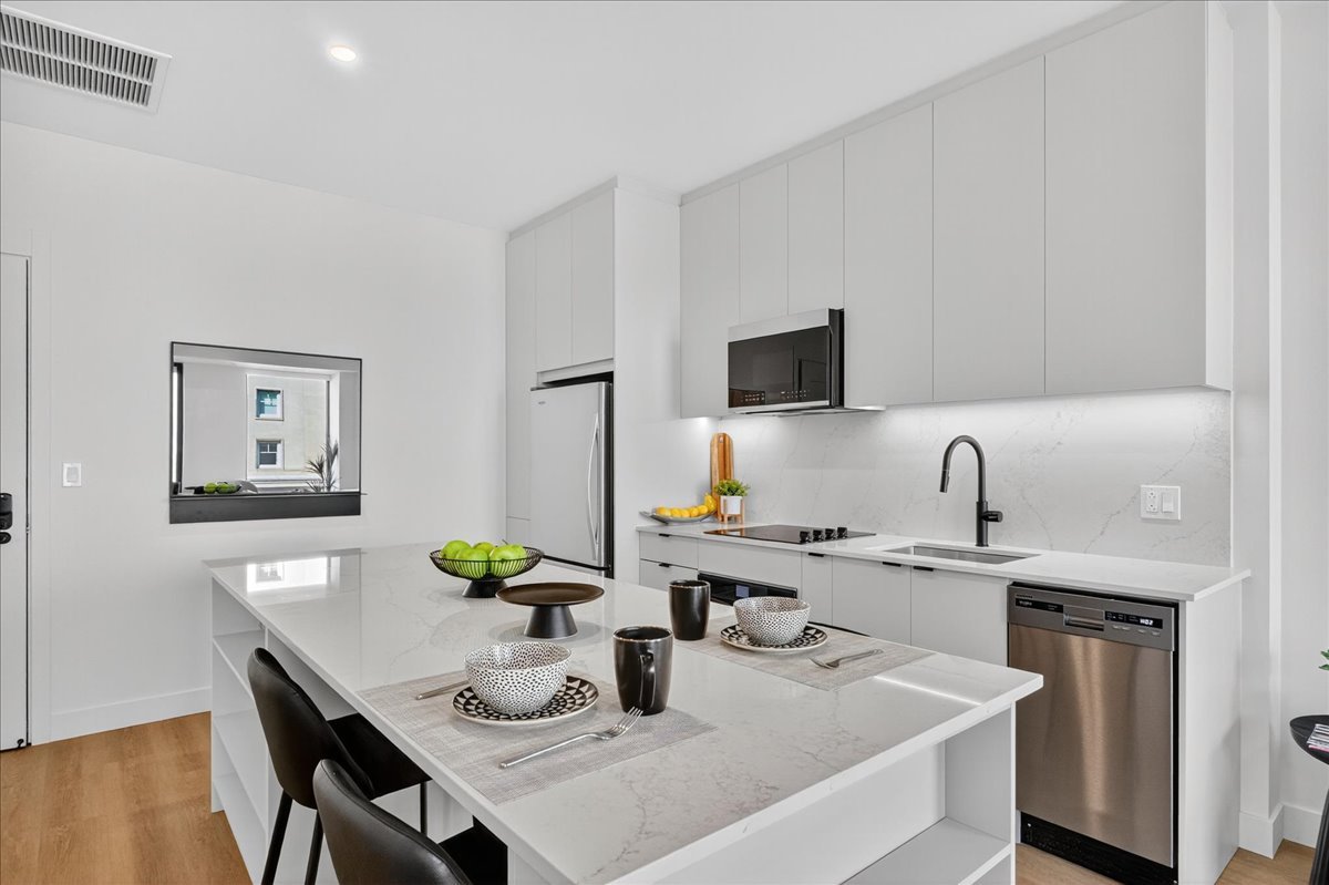 1245 Rue Sherbrooke O. — photo 3
