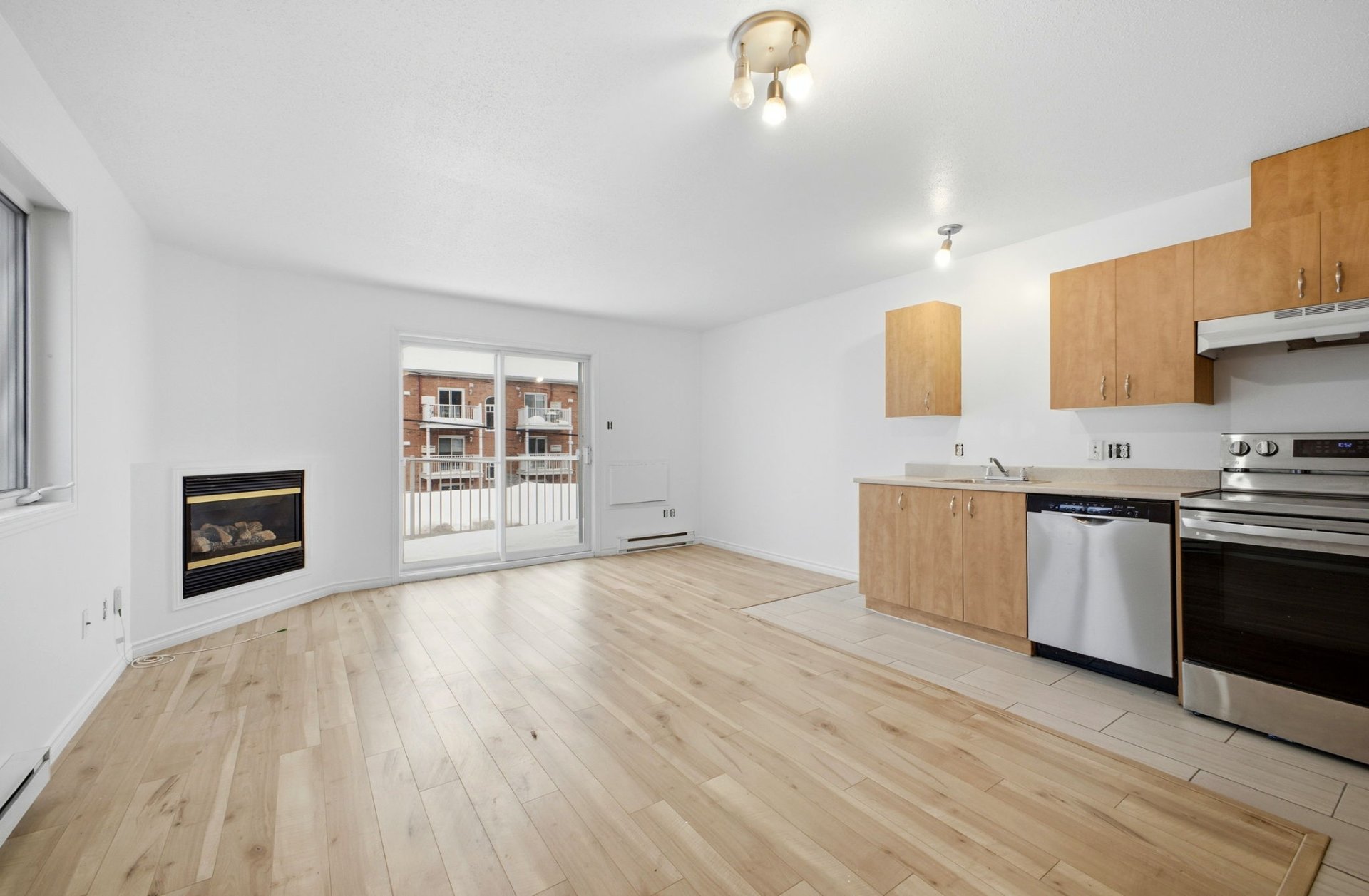 321 Rue Champlain — photo 3