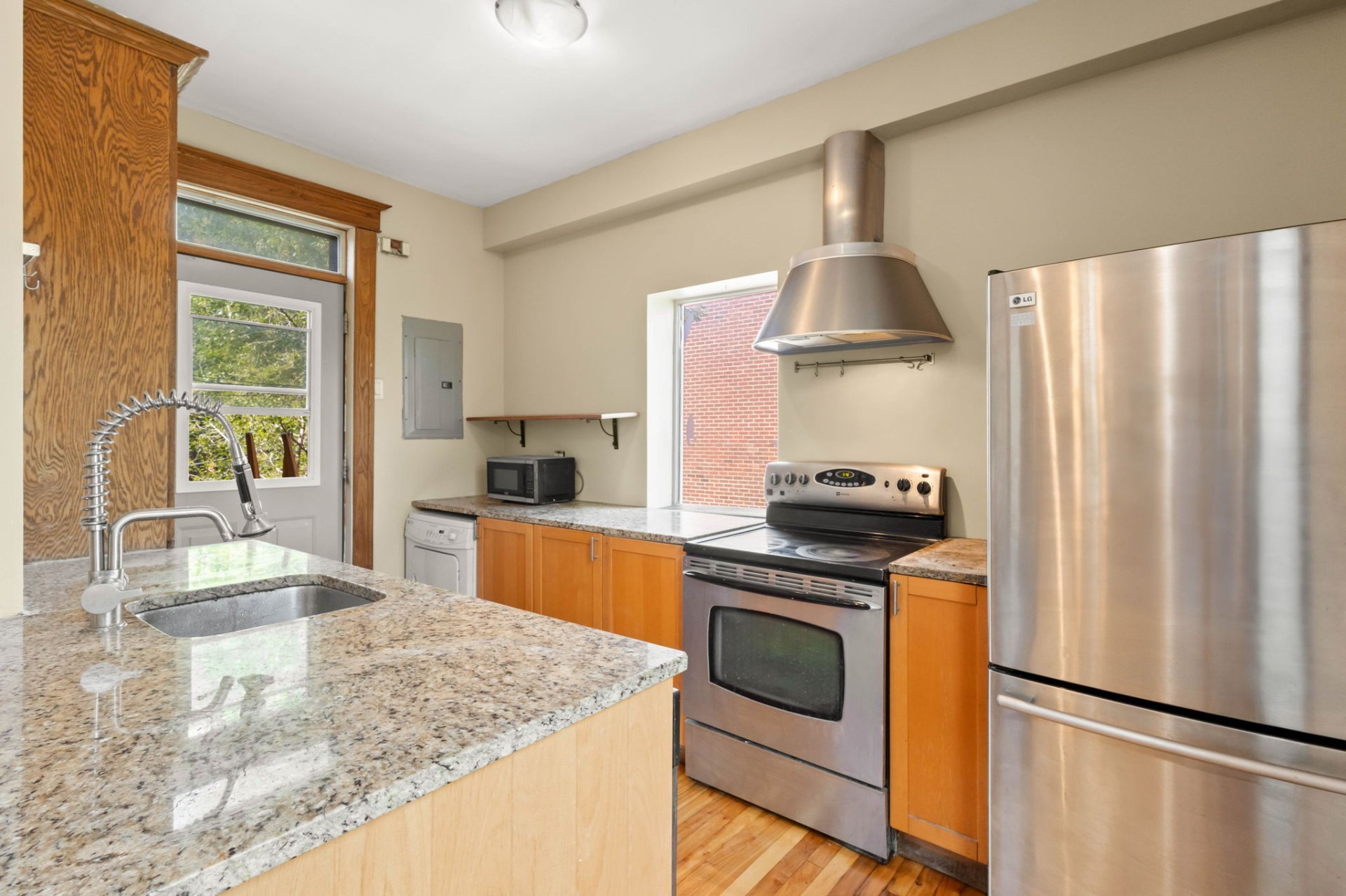 2299 Rue Rachel E. — photo 2