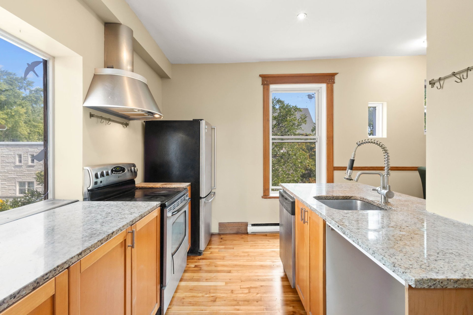 2299 Rue Rachel E. — photo 1