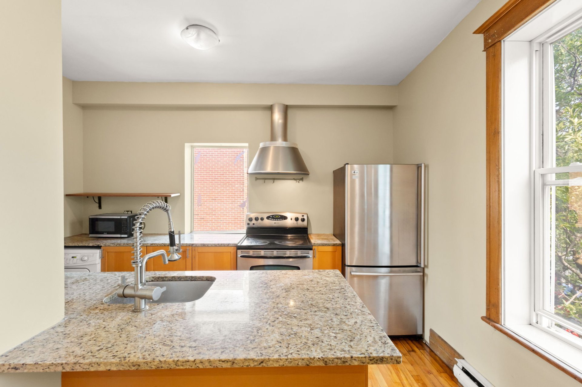 2299 Rue Rachel E. — photo 3